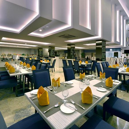 Tjokro Hotel Пеканбару Экстерьер фото