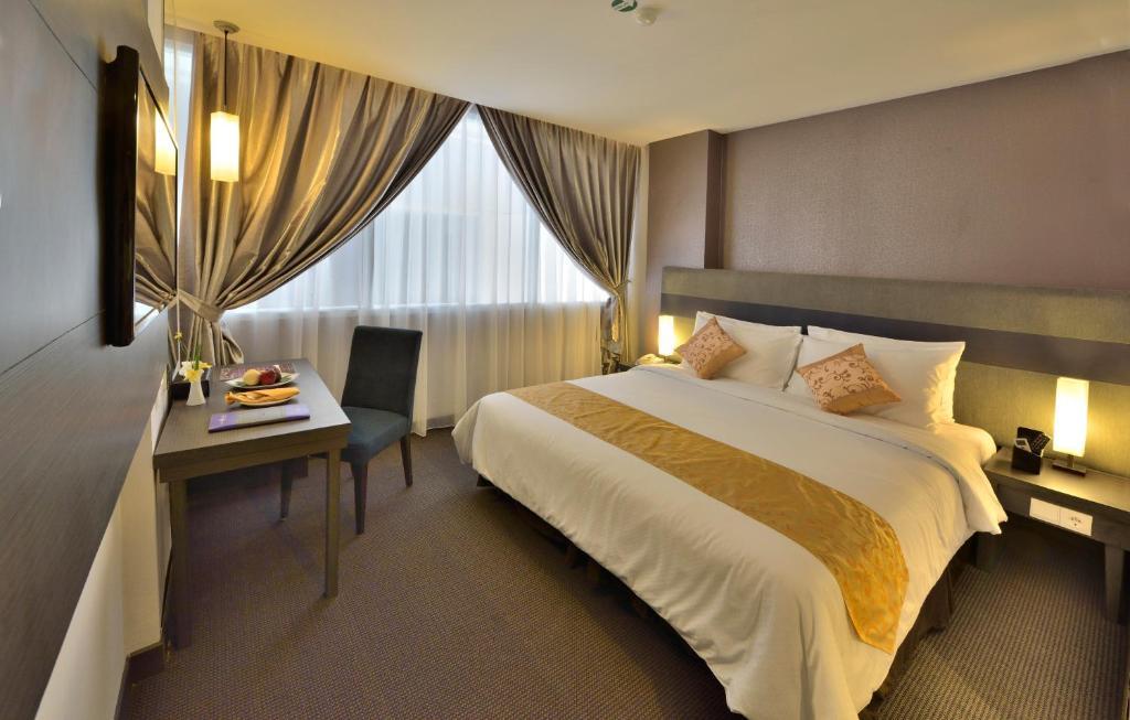 Tjokro Hotel Пеканбару Экстерьер фото